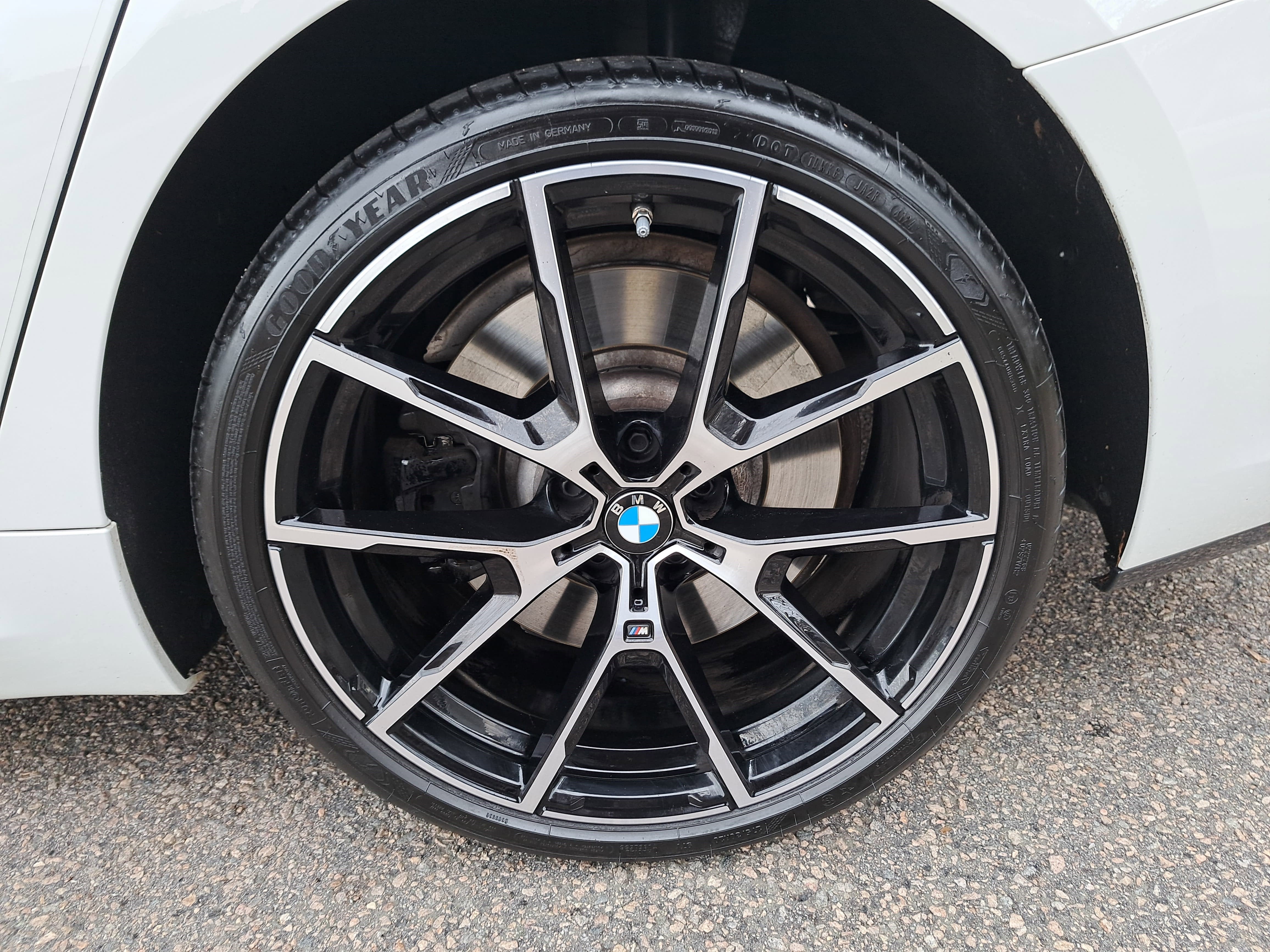 2025 BMW 8 Series 840i