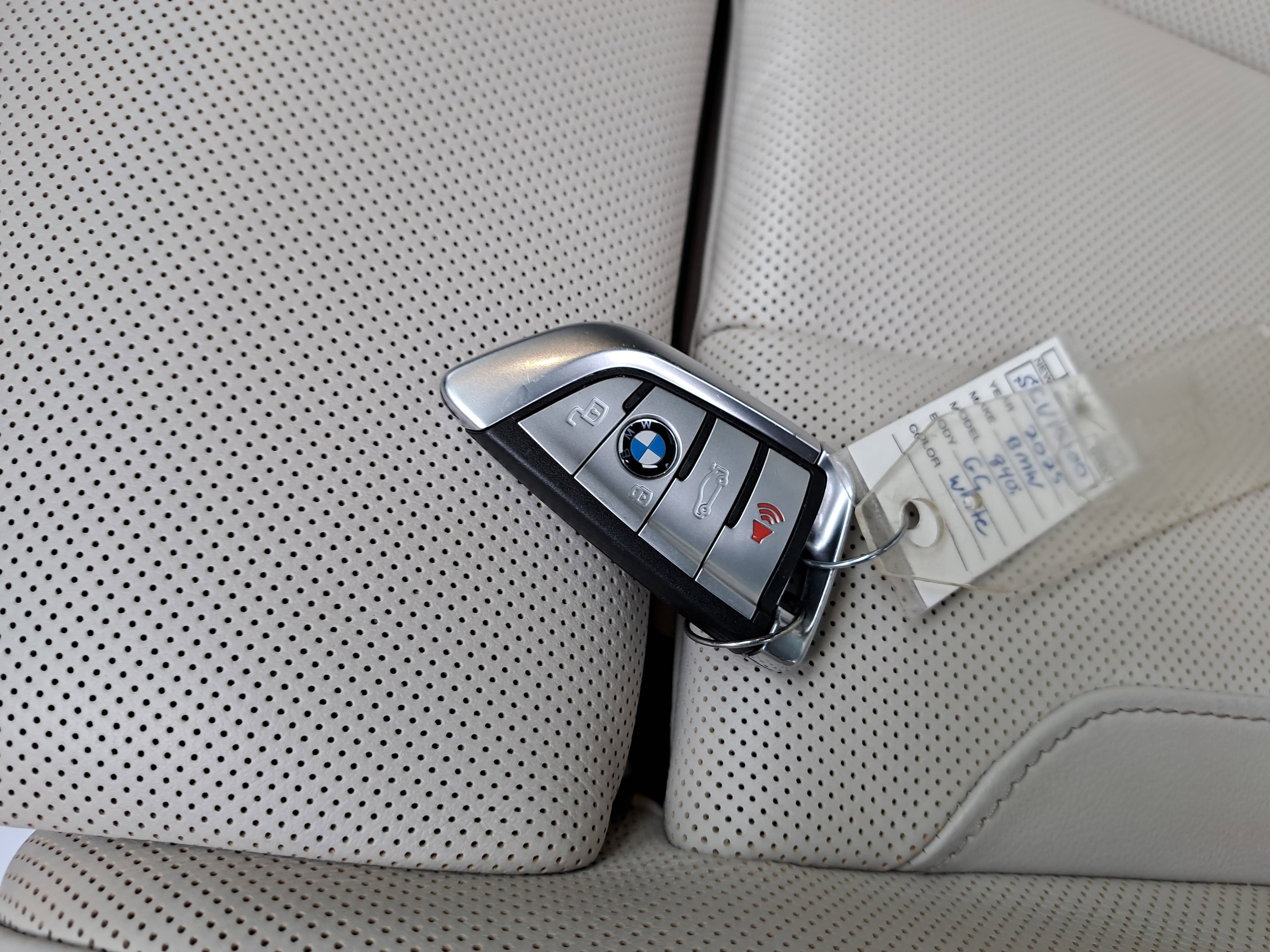 2025 BMW 8 Series 840i