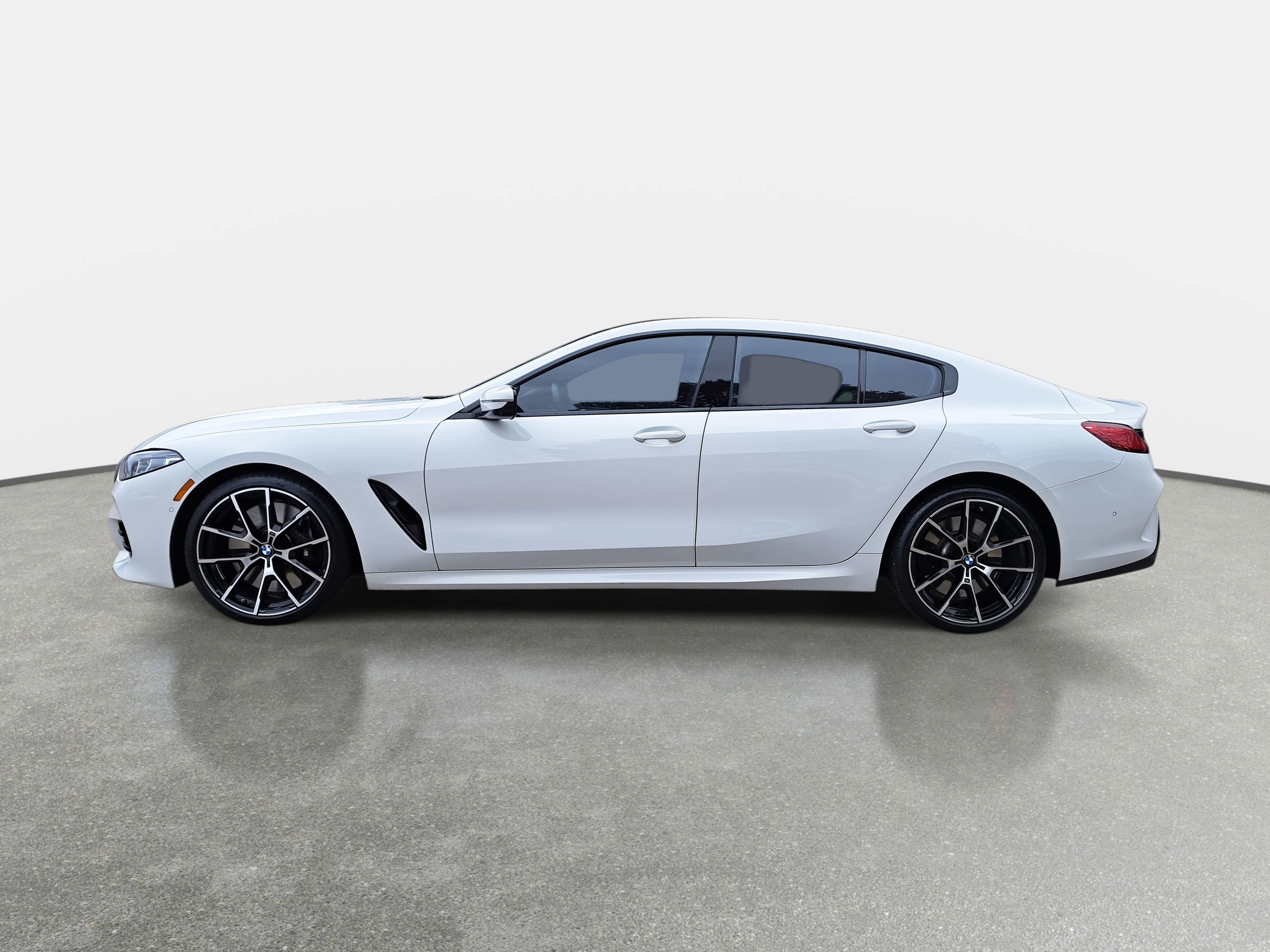 2025 BMW 8 Series 840i