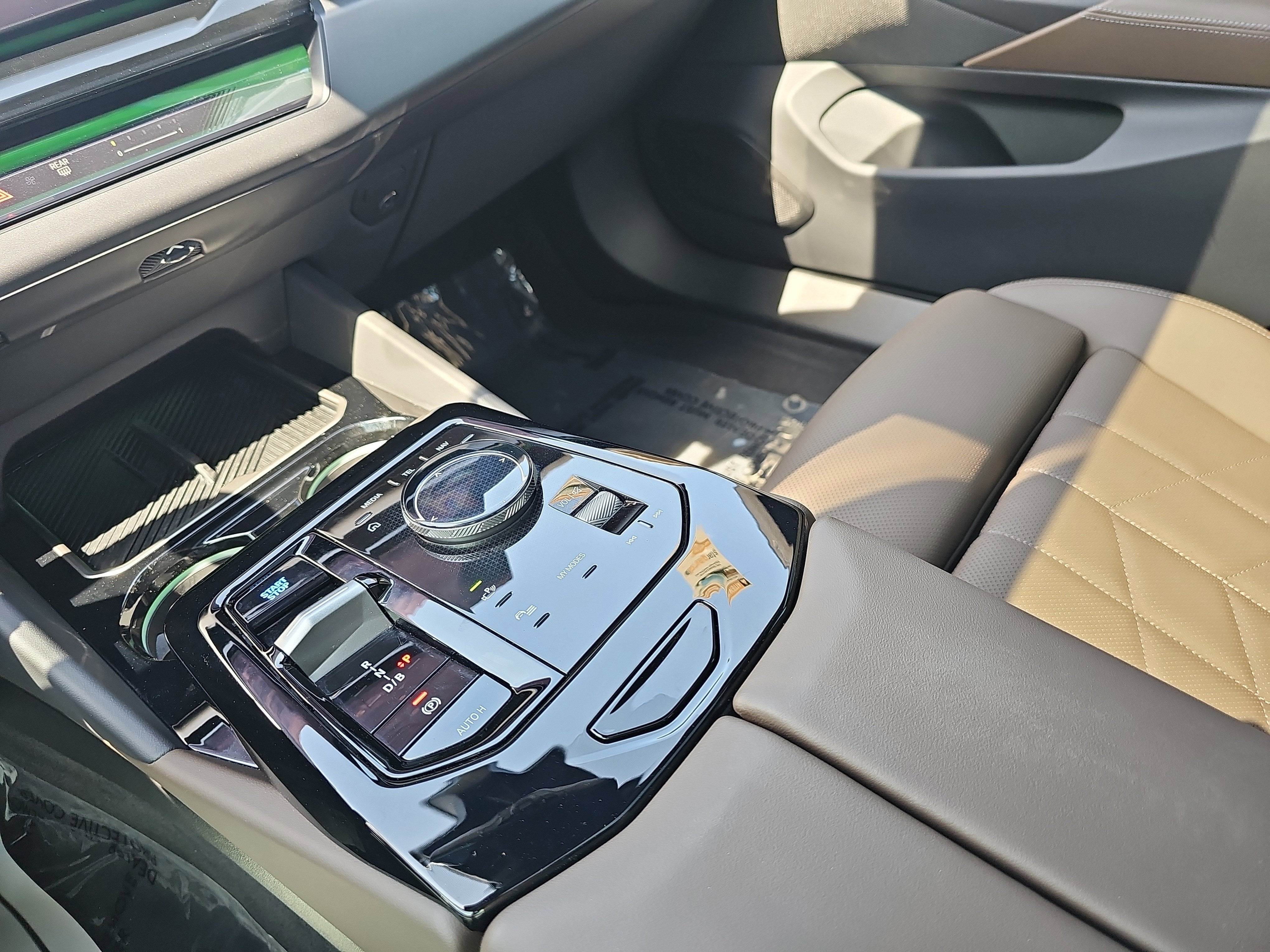 2025 BMW i5 xDrive40