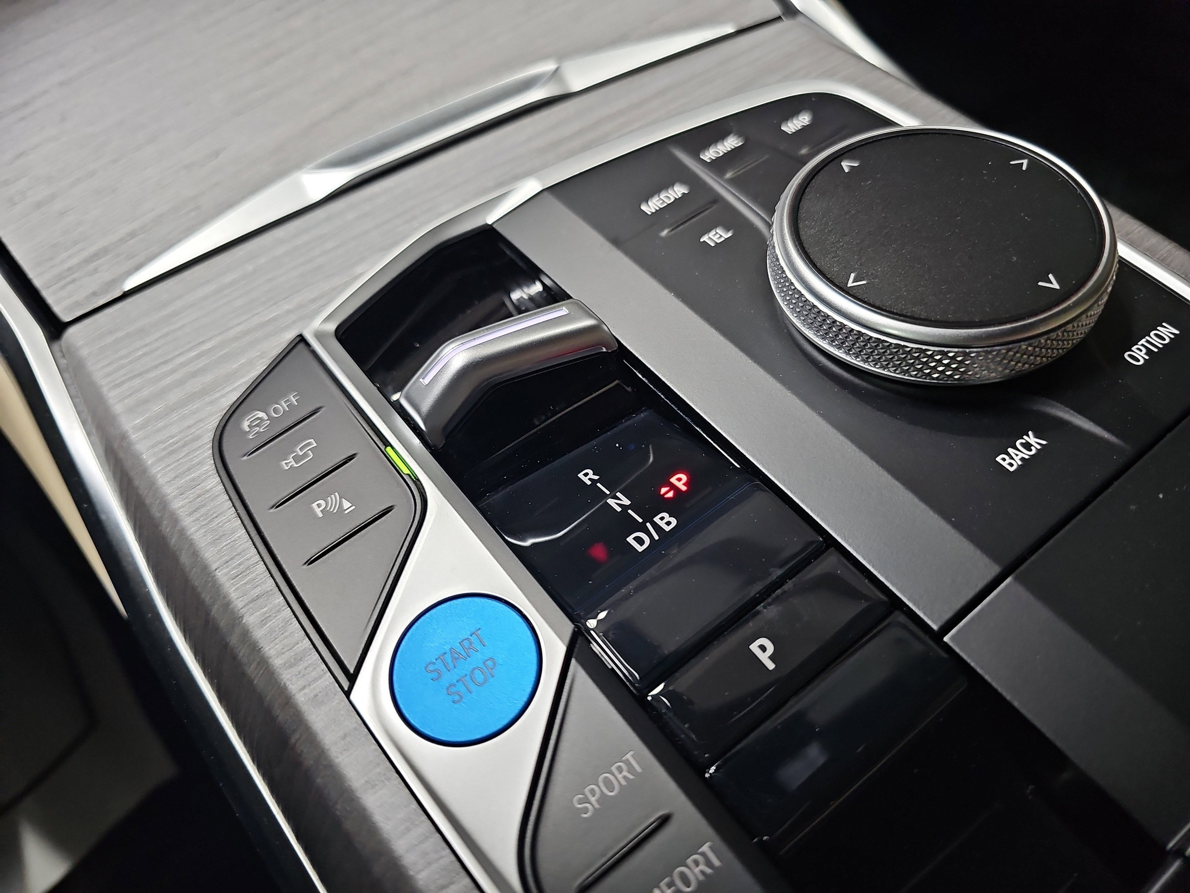 2025 BMW i4 eDrive40