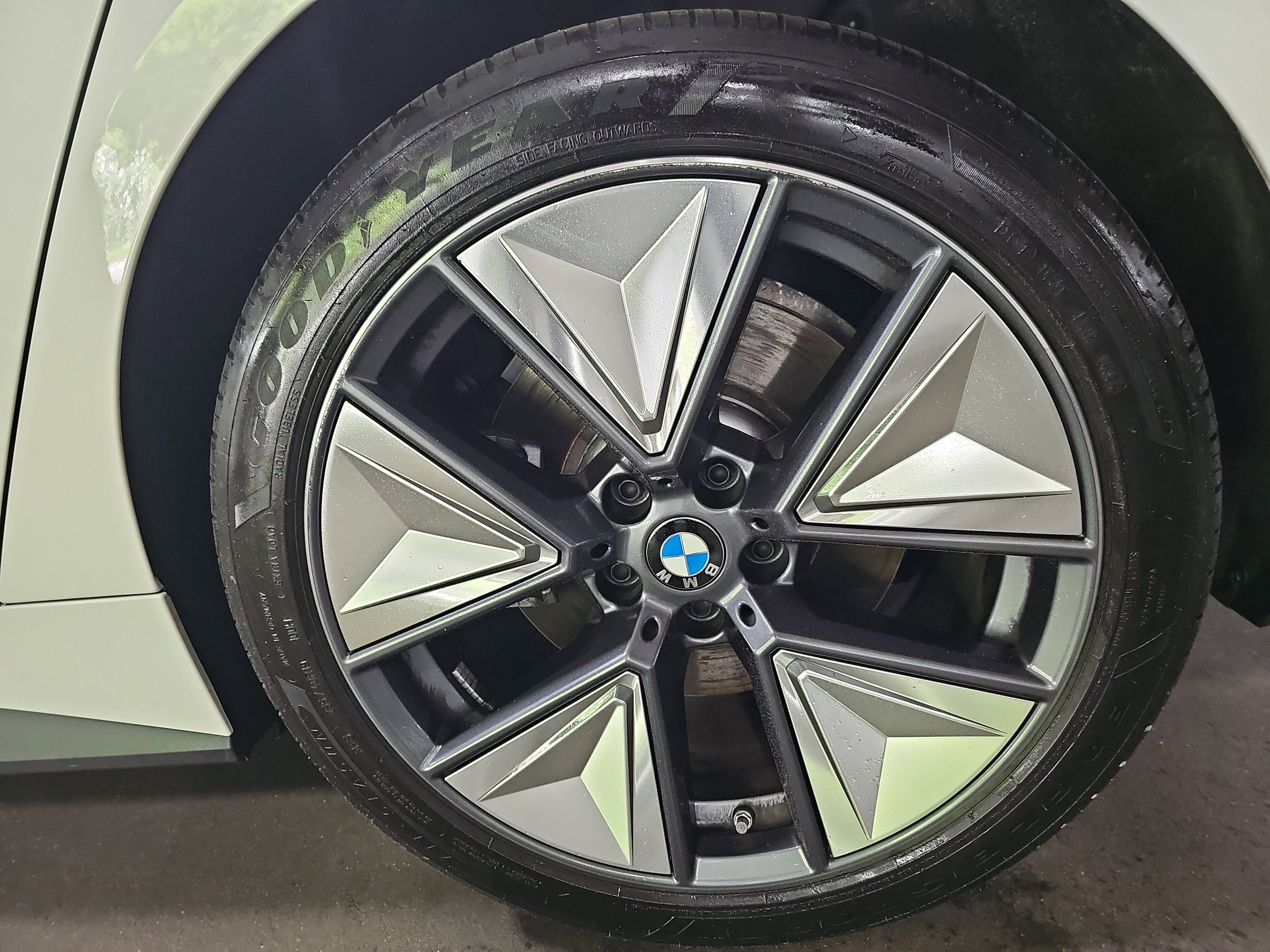 2025 BMW i4 eDrive40