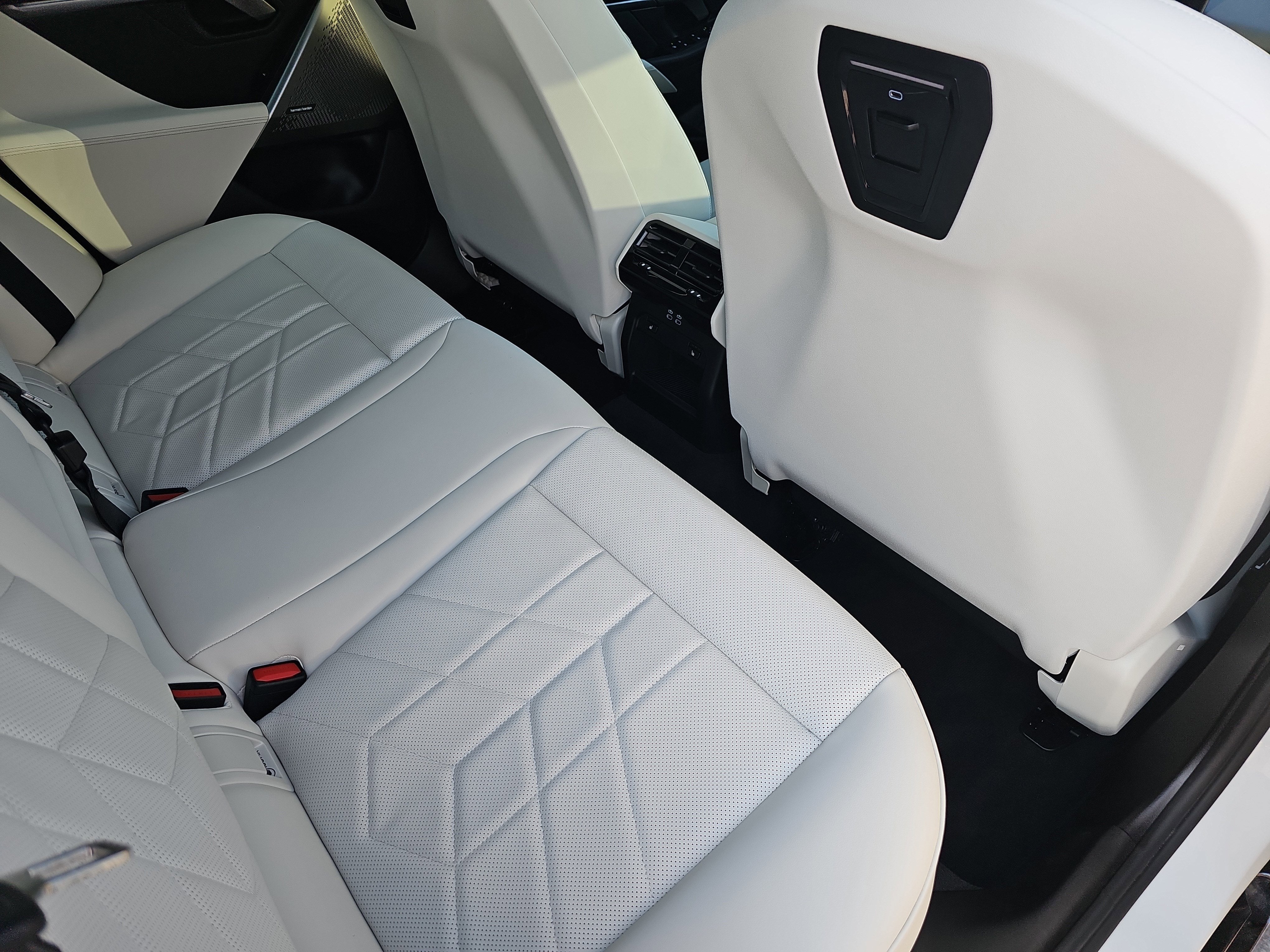 2025 BMW i5 eDrive40