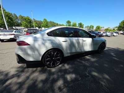 2025 BMW i5 M60