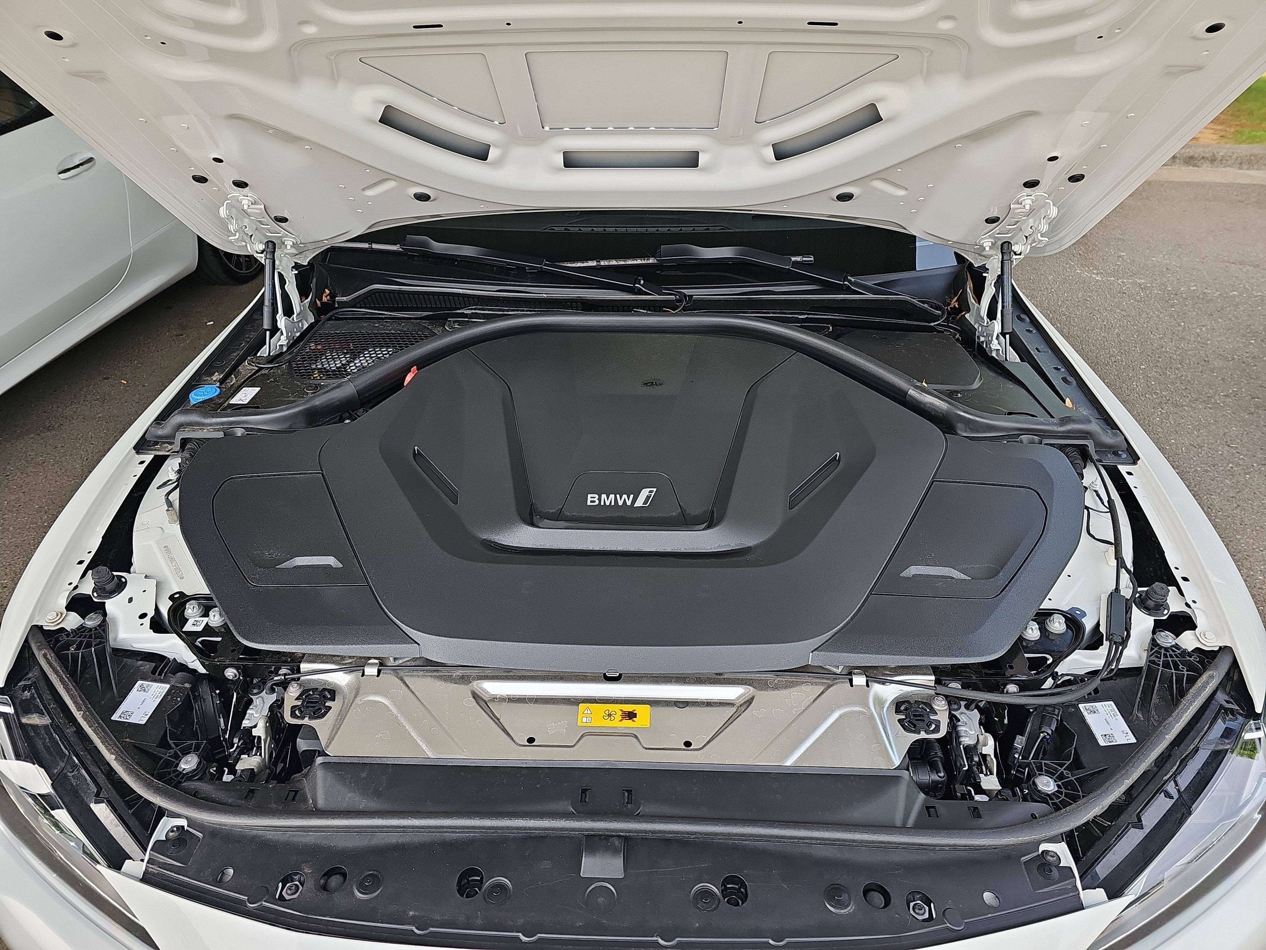 2025 BMW i4 xDrive40