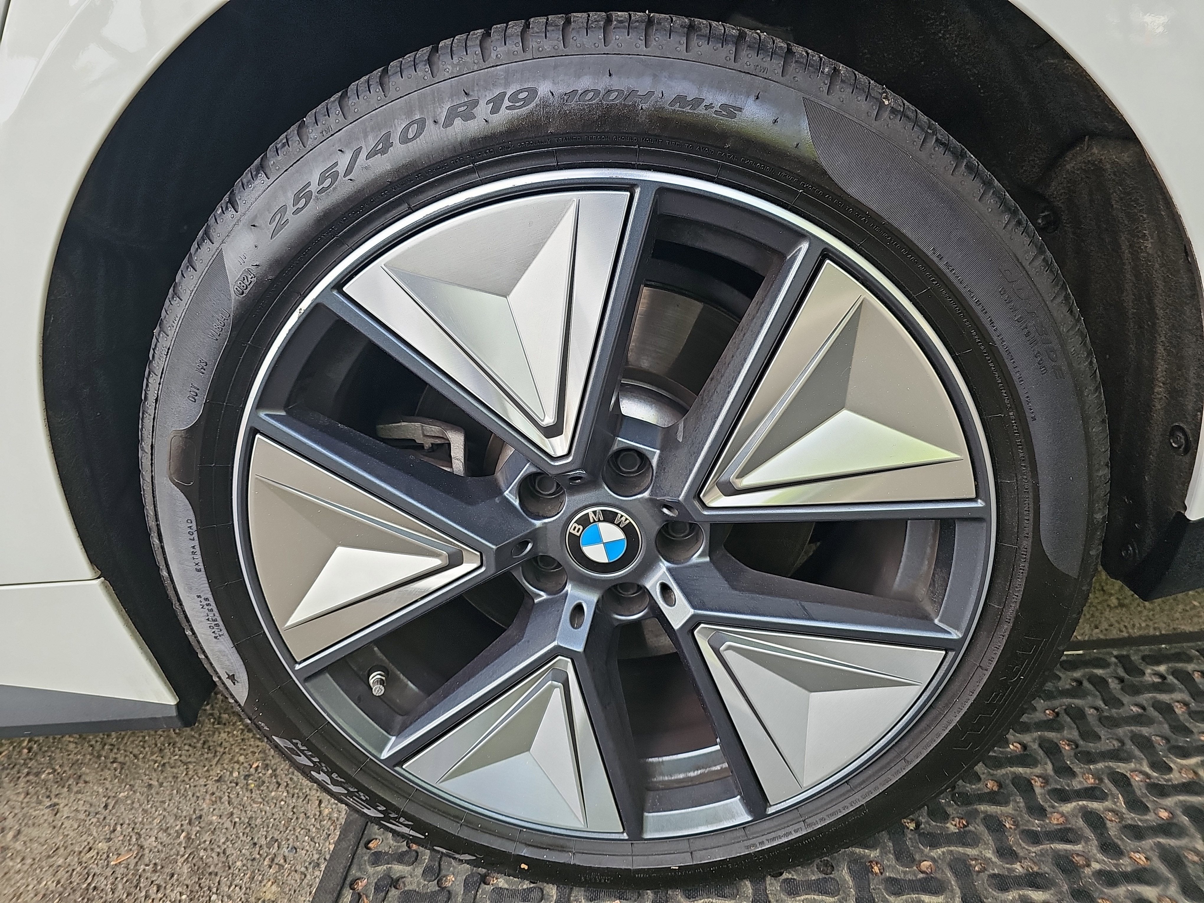 2025 BMW i4 xDrive40