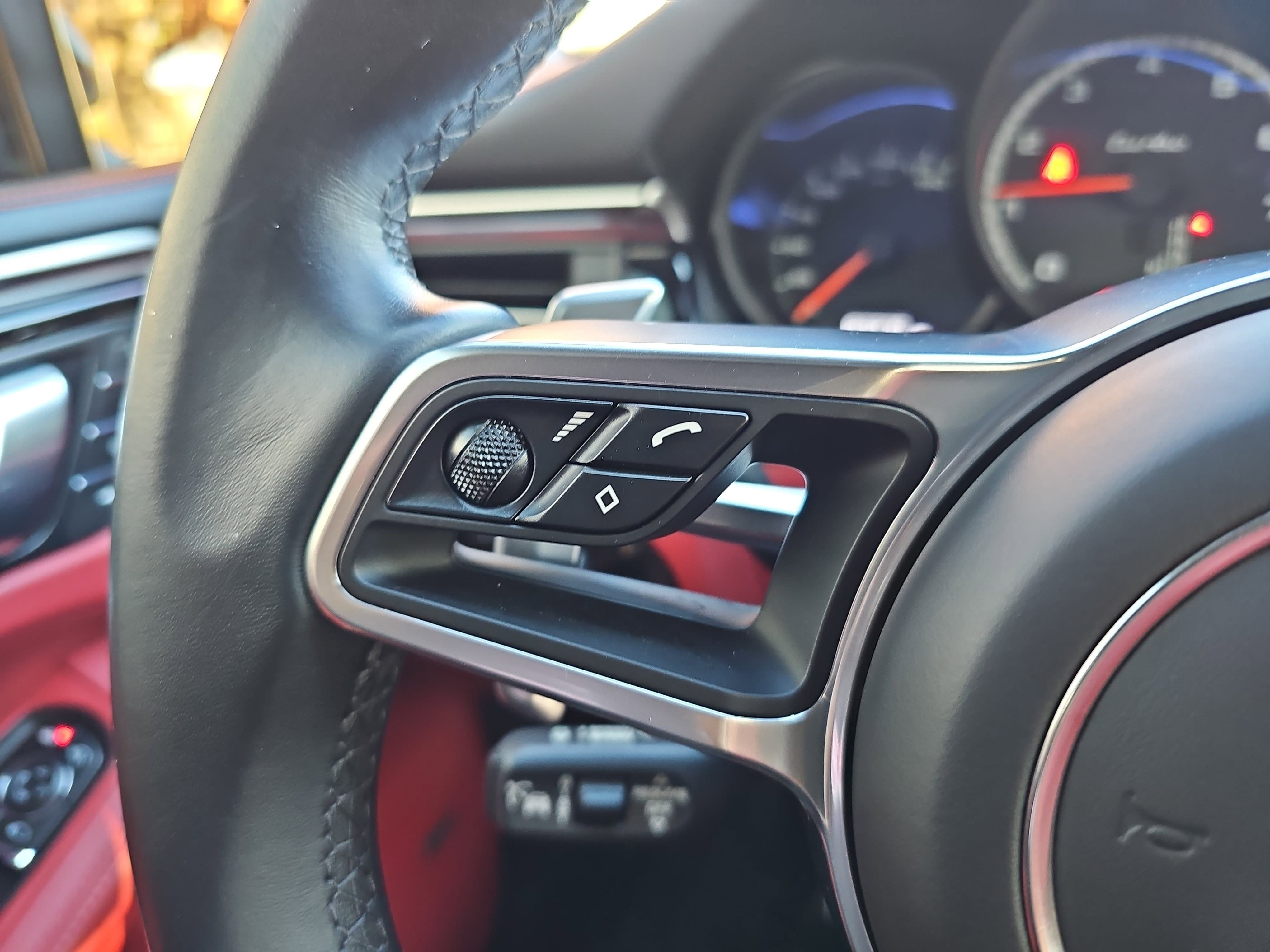 2021 Porsche Macan Turbo