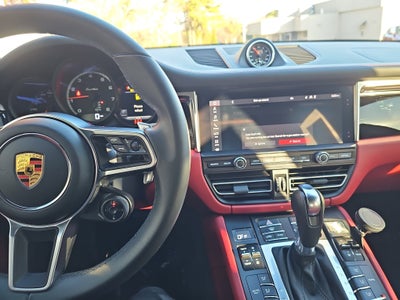 2021 Porsche Macan Turbo