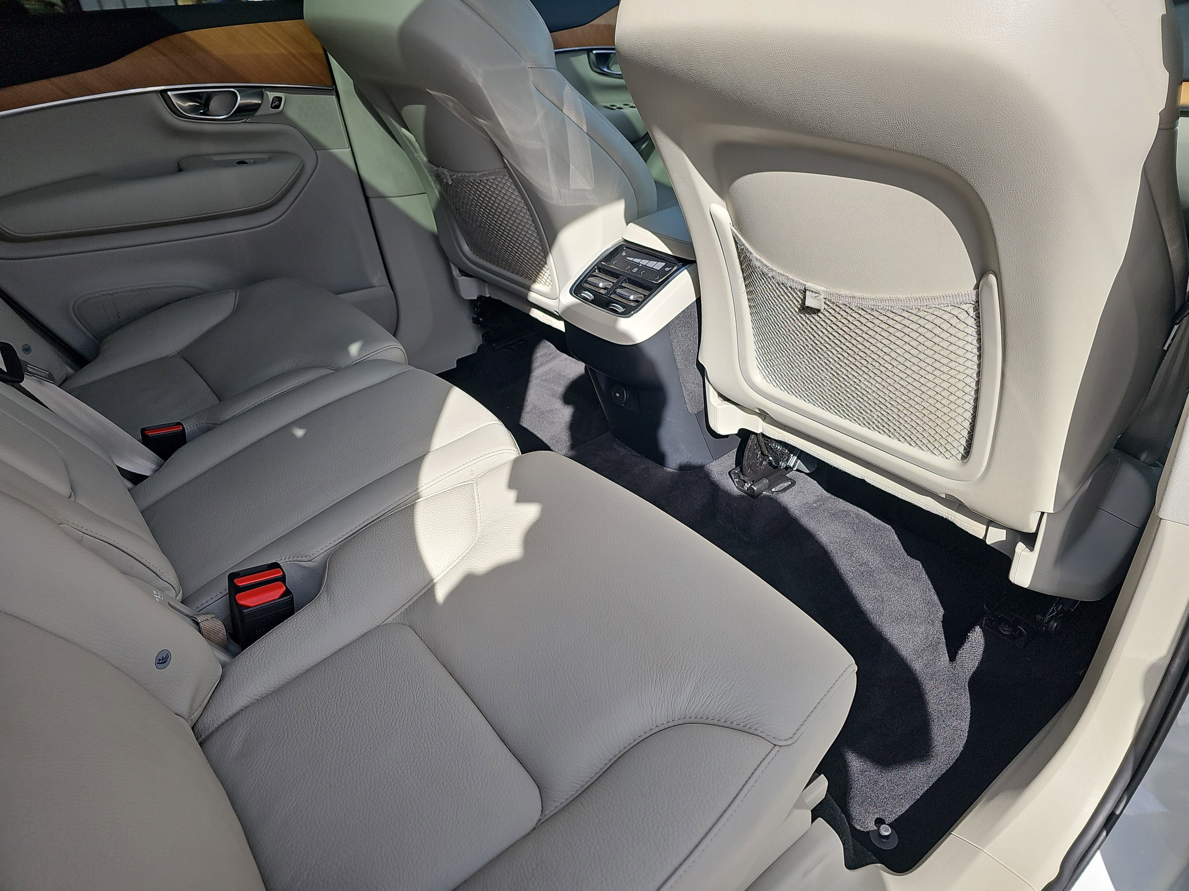 2022 Volvo XC90 Momentum