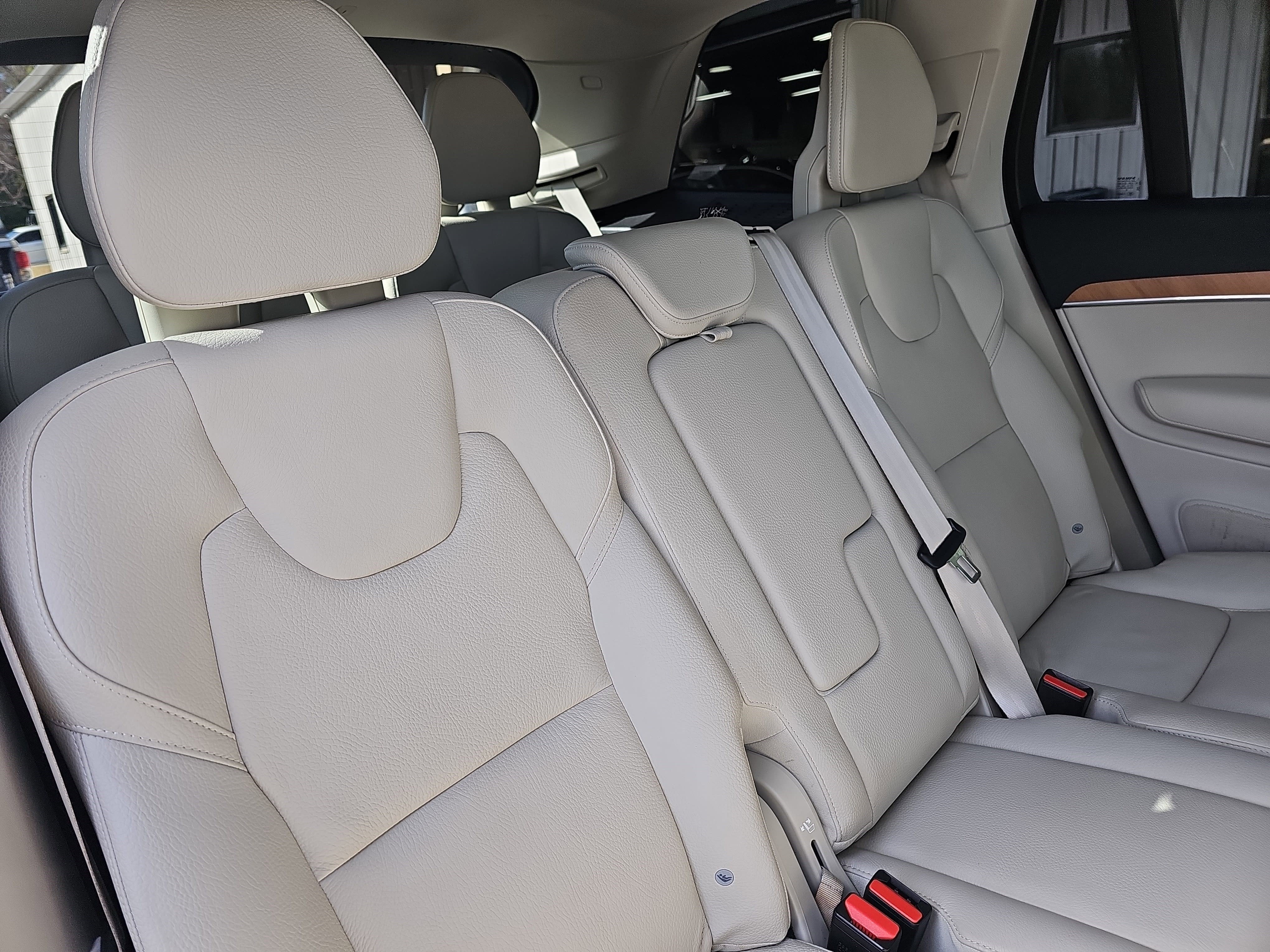 2022 Volvo XC90 Momentum