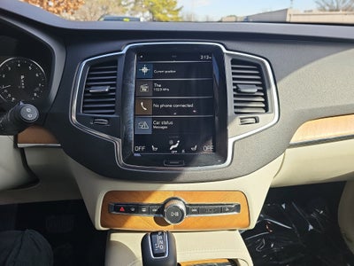 2022 Volvo XC90 Momentum