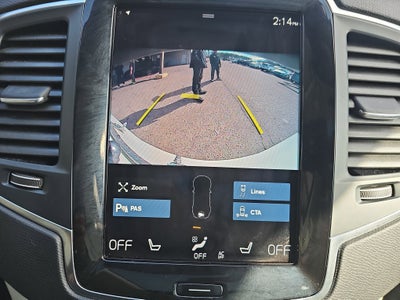 2022 Volvo XC90 Momentum