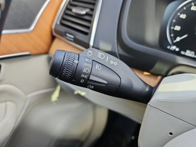 2022 Volvo XC90 Momentum