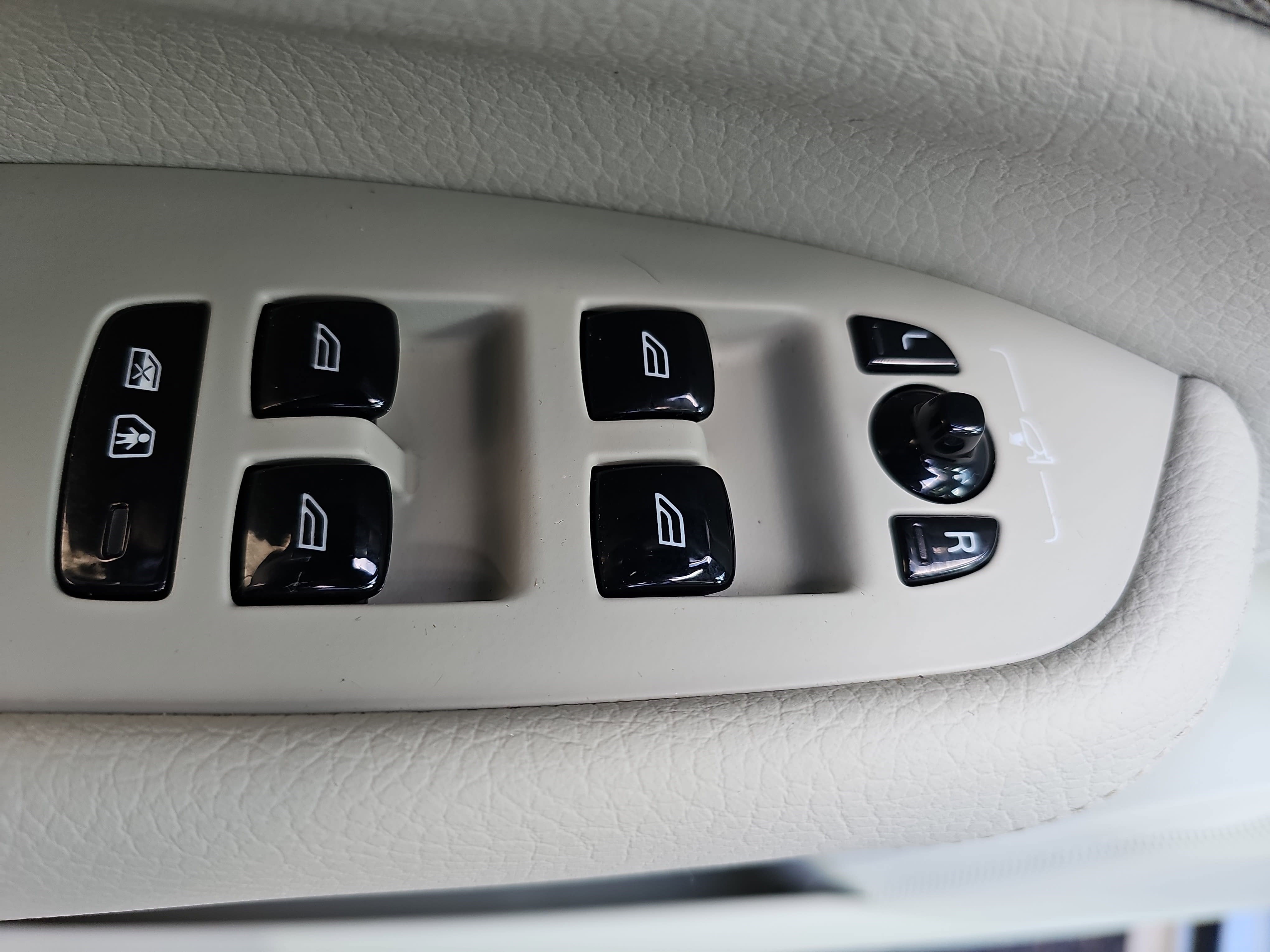 2022 Volvo XC90 Momentum