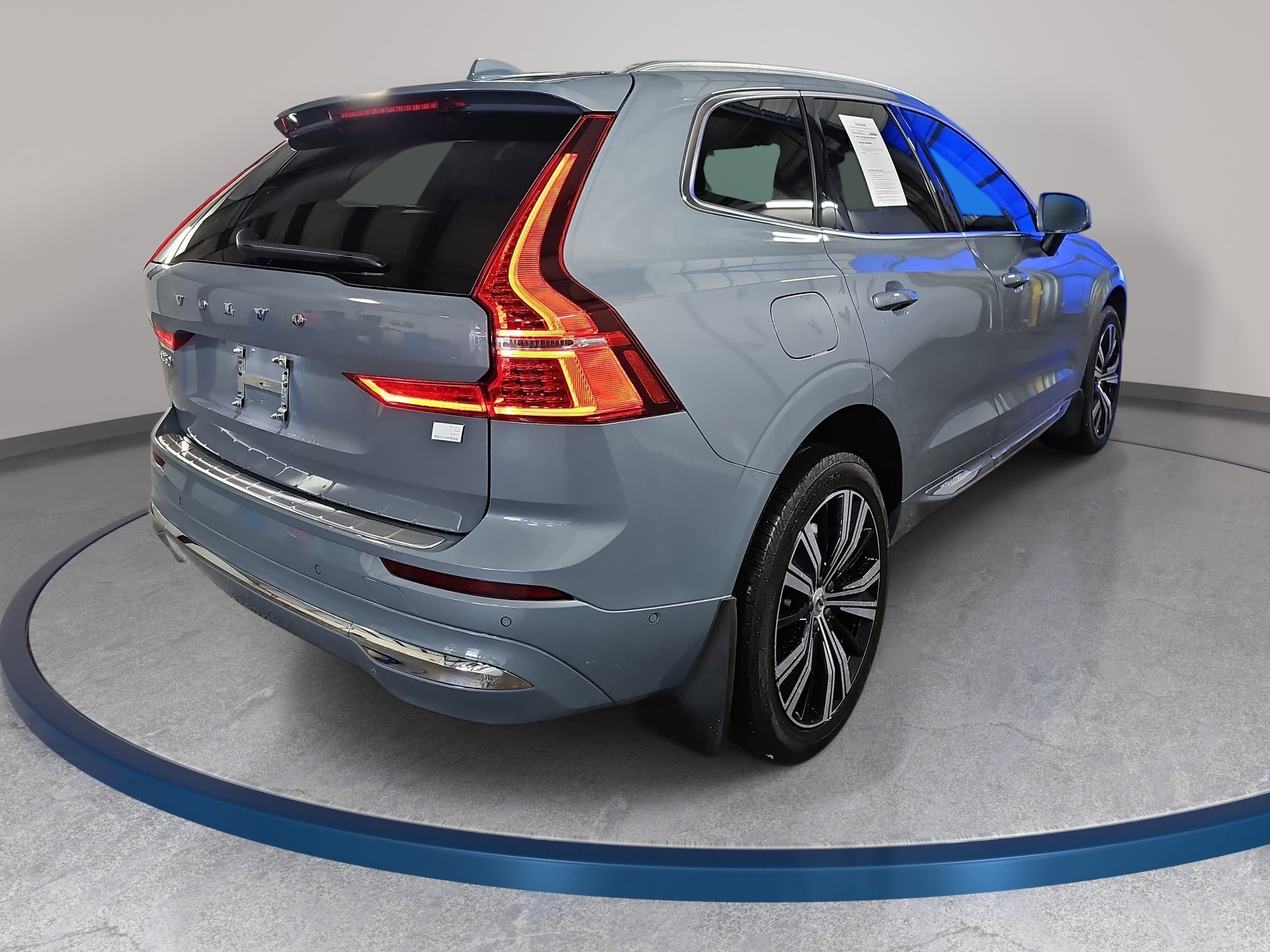 2023 Volvo XC60 Recharge Plug-In Hybrid Ultimate Bright Theme