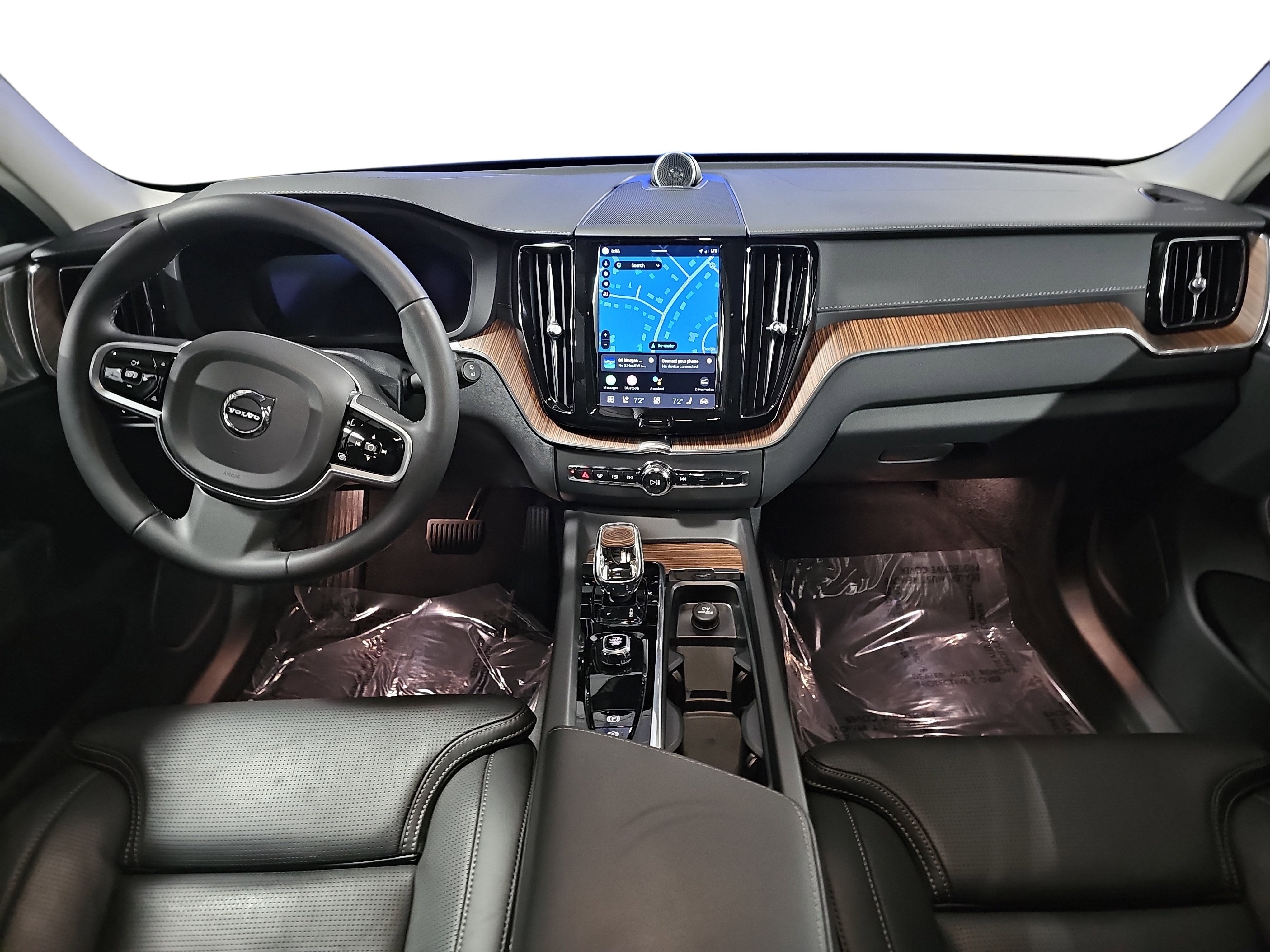 2023 Volvo XC60 Recharge Plug-In Hybrid Ultimate Bright Theme