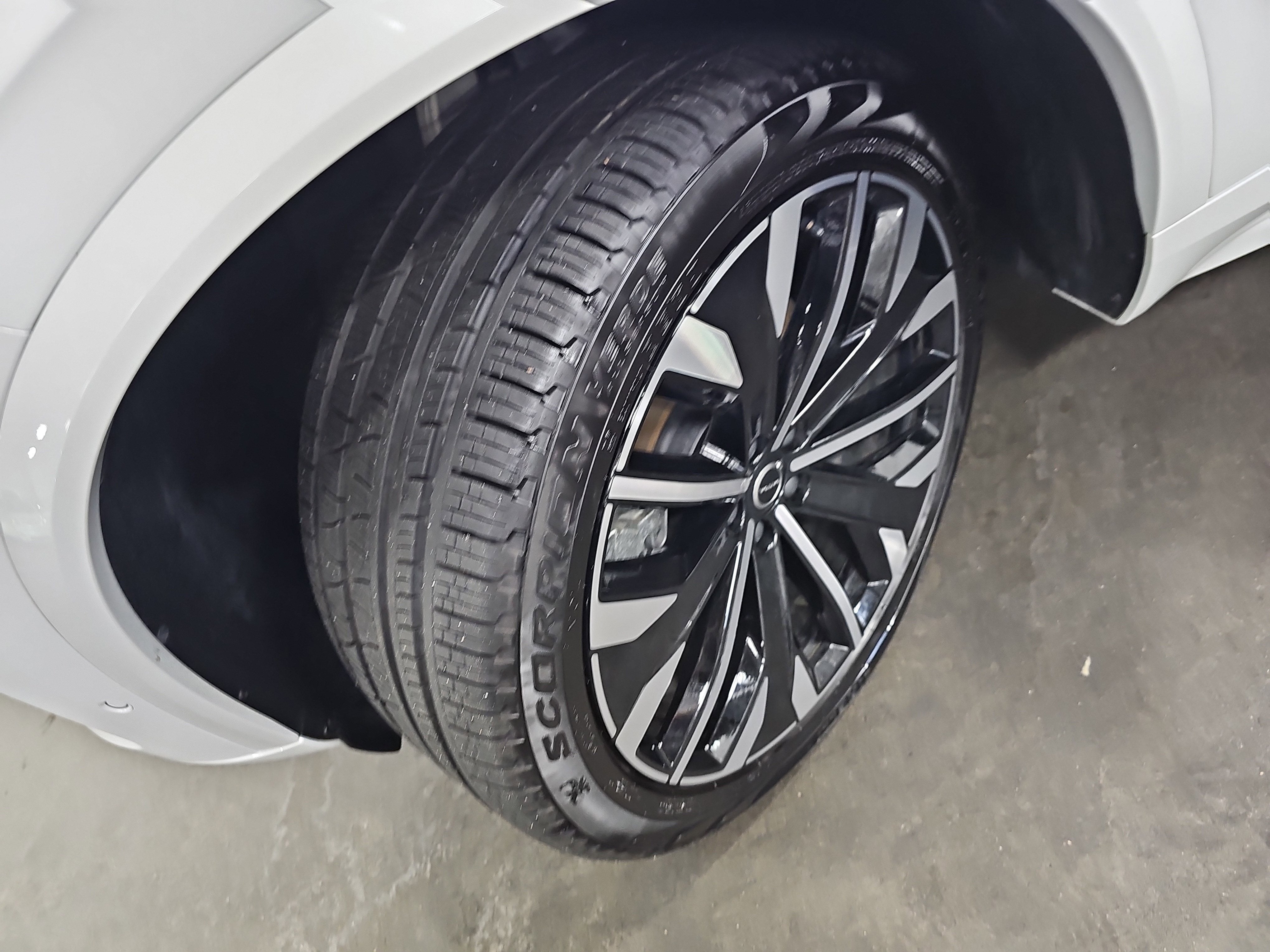 2025 Volvo XC90 Plug-In Hybrid Ultra