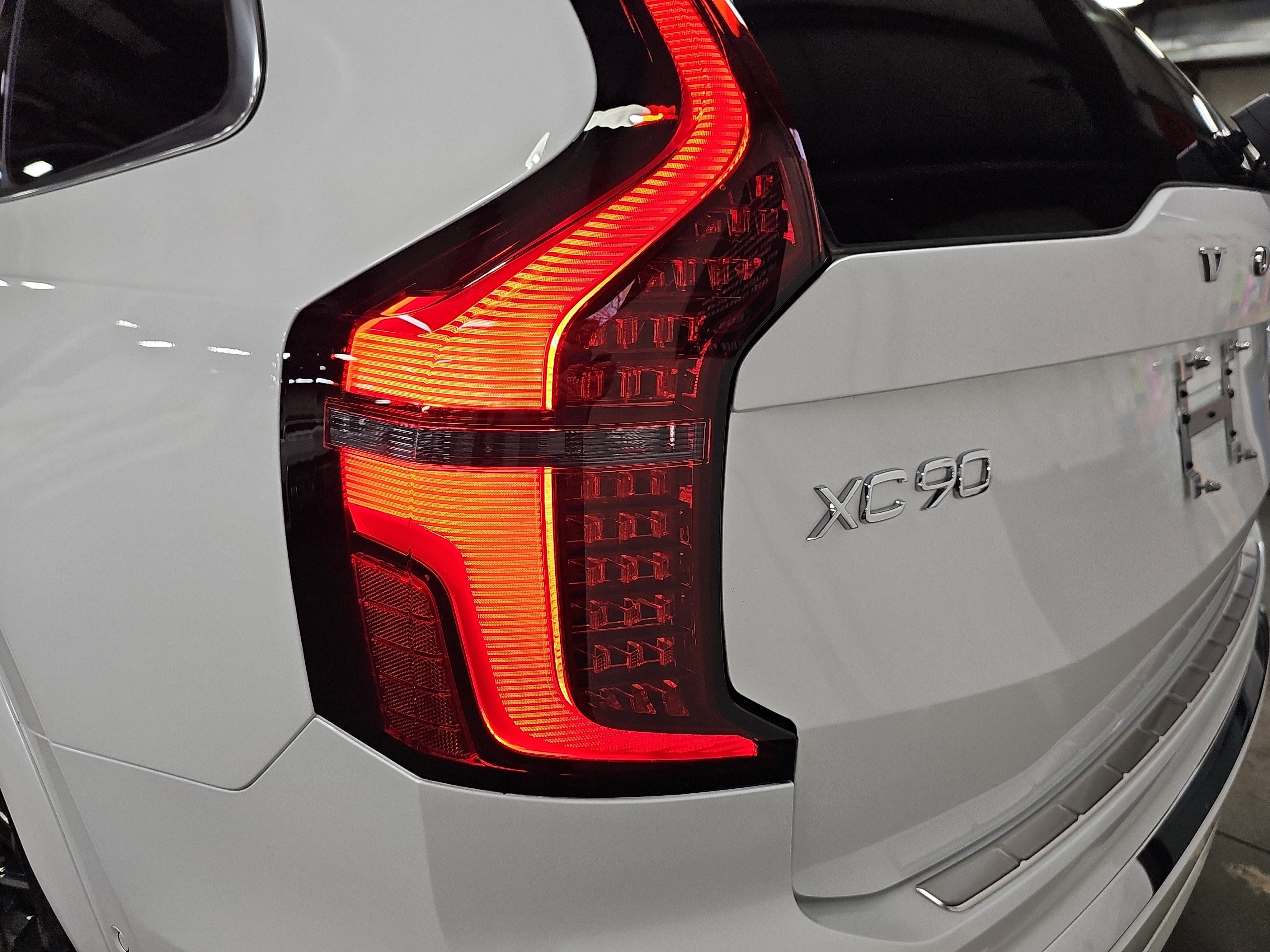 2025 Volvo XC90 Plug-In Hybrid Ultra