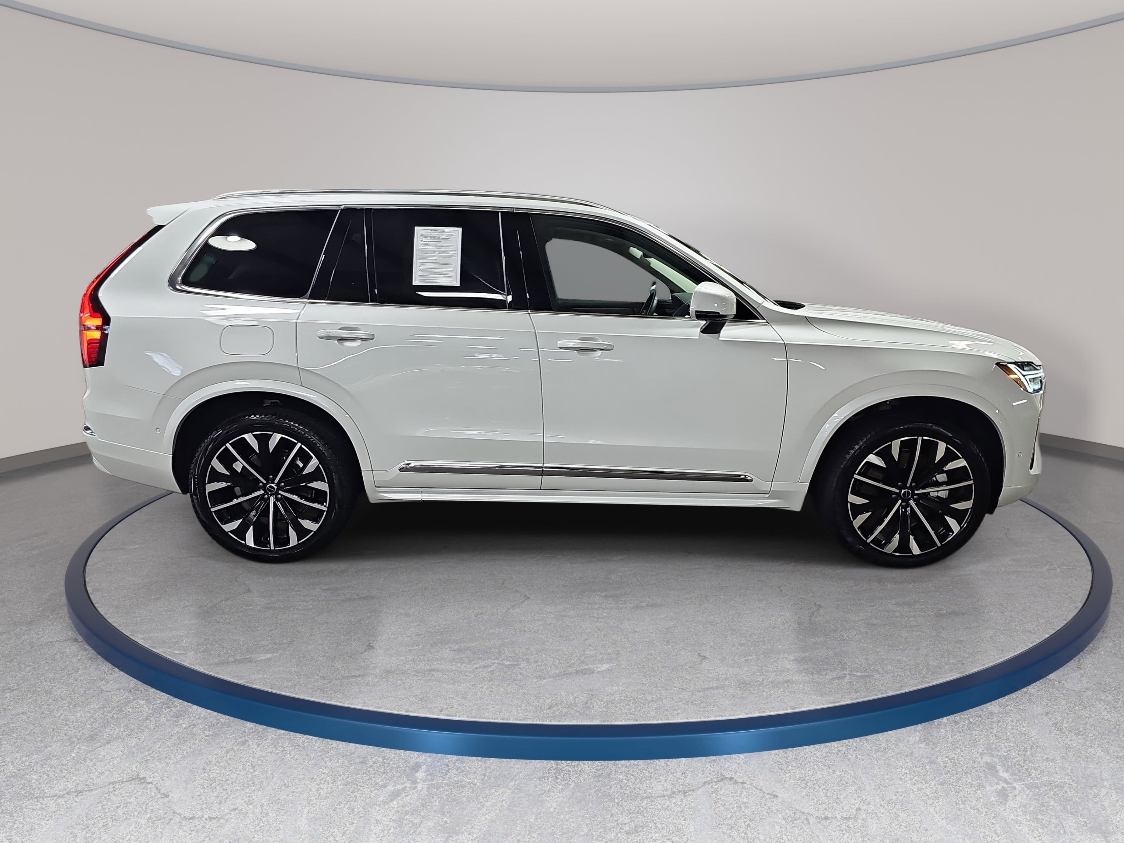 2025 Volvo XC90 Plug-In Hybrid Ultra