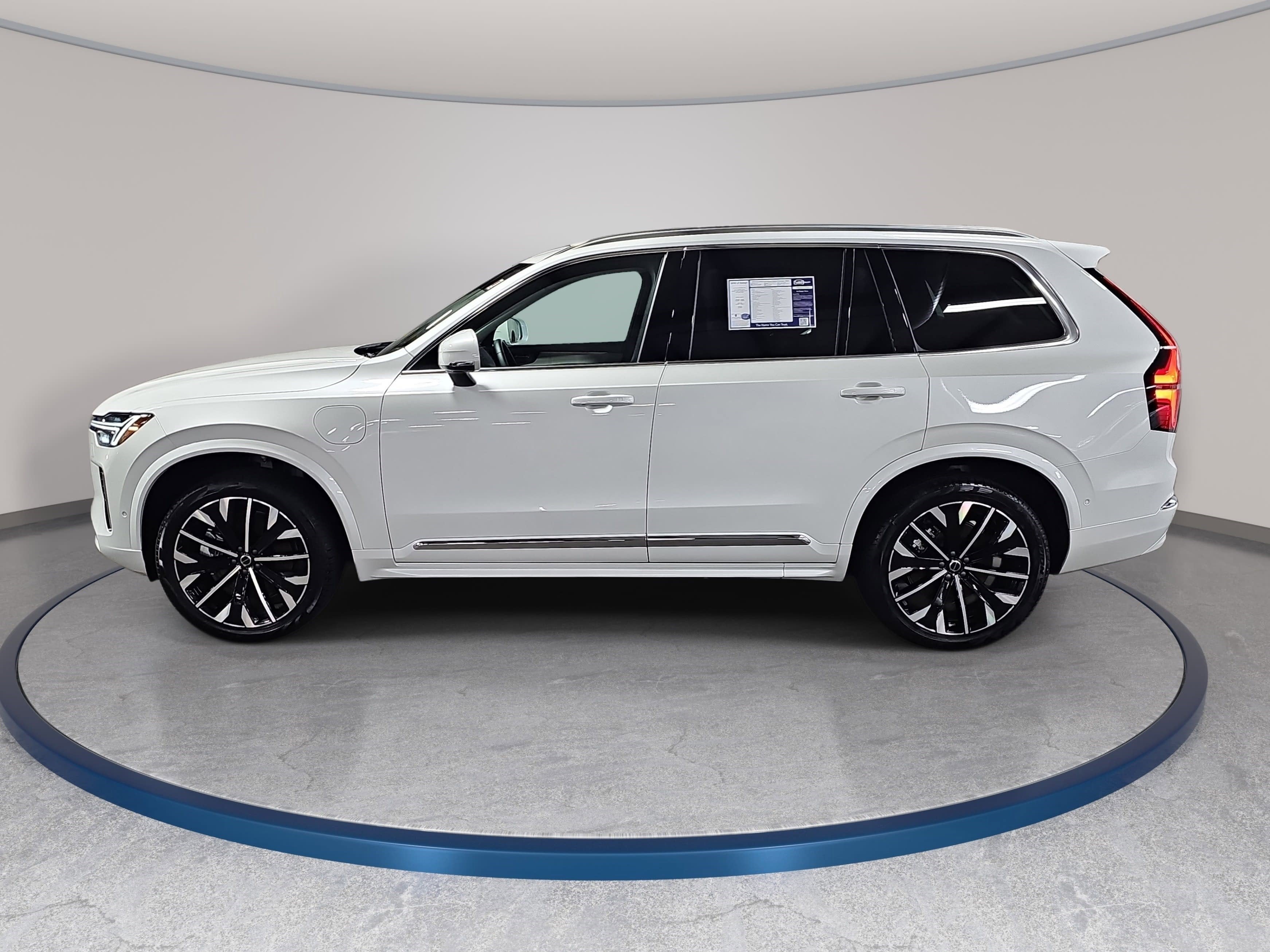 2025 Volvo XC90 Plug-In Hybrid Ultra