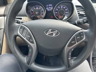 2014 Hyundai Elantra SE