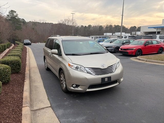 2017 Toyota Sienna XLE