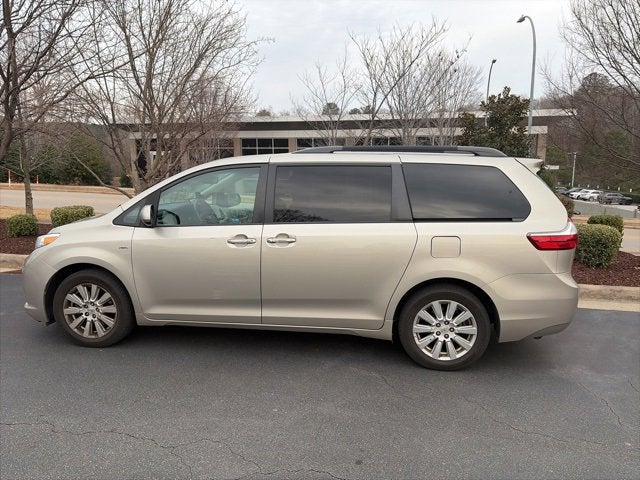 2017 Toyota Sienna XLE