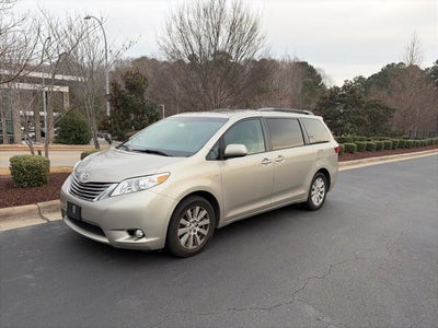 2017 Toyota Sienna XLE