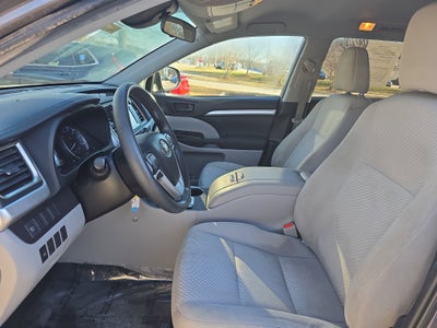 2019 Toyota Highlander LE