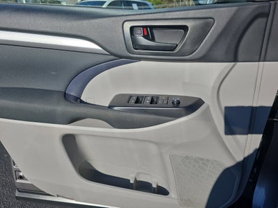 2019 Toyota Highlander LE