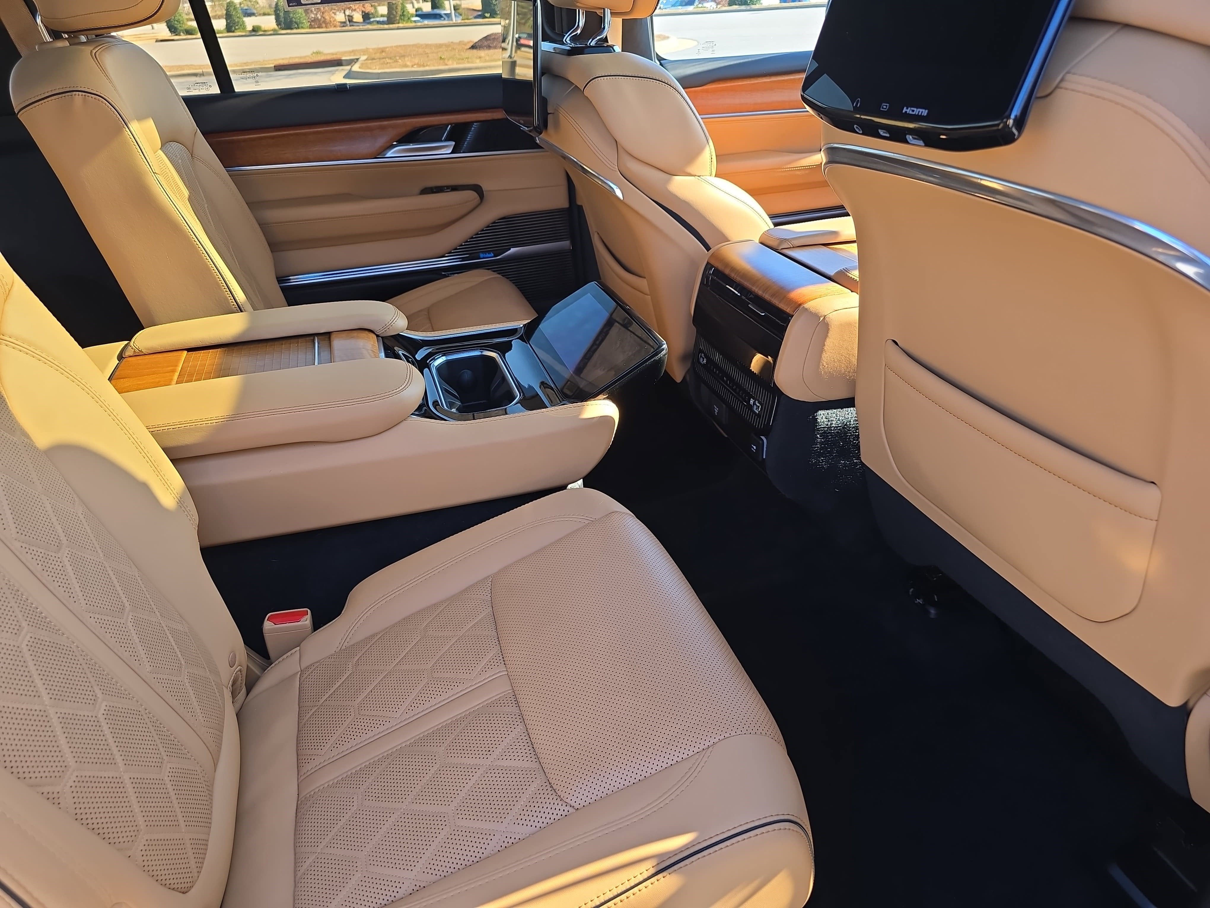 2022 Jeep Grand Wagoneer Series III