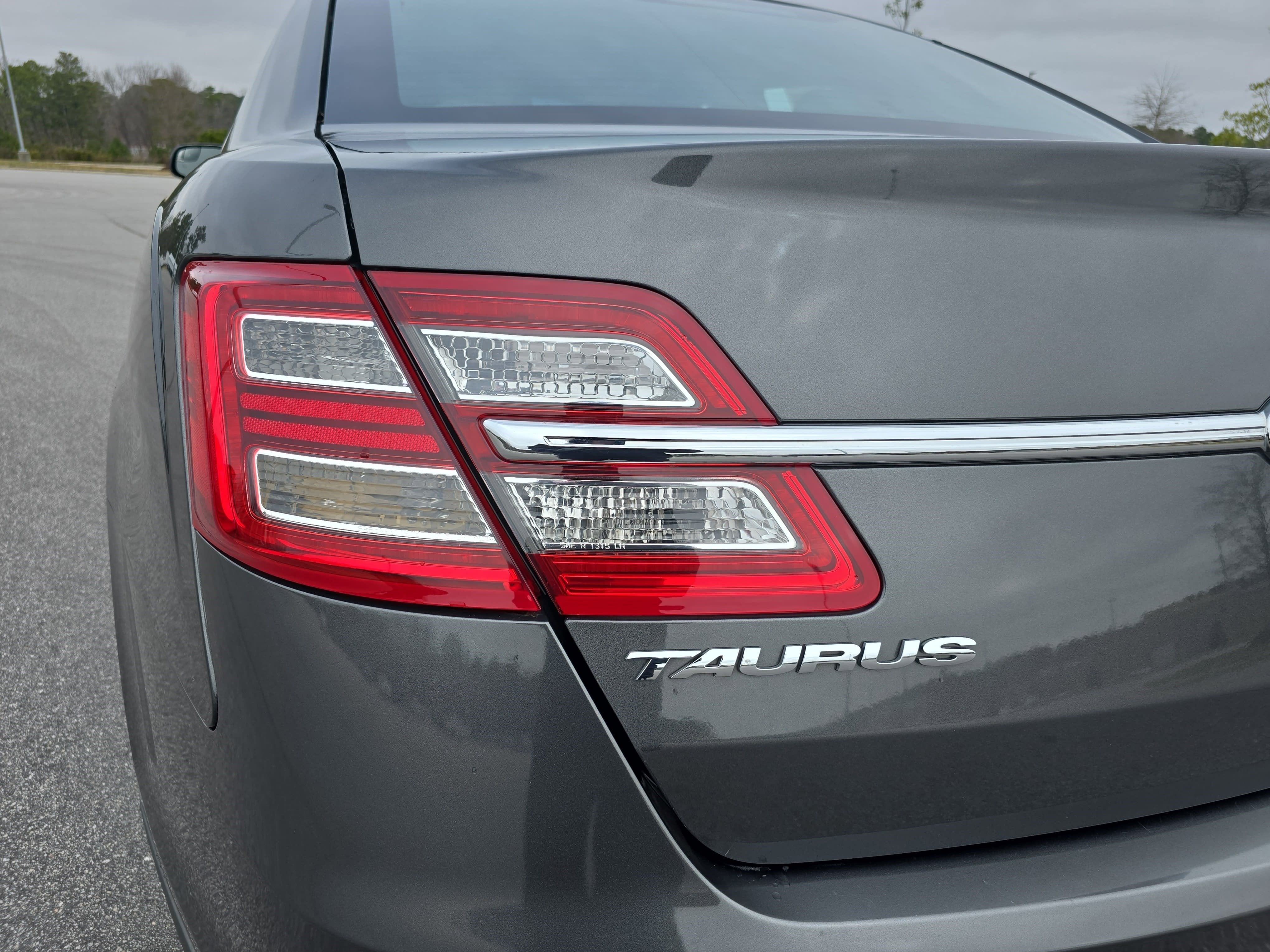 2016 Ford Taurus SEL