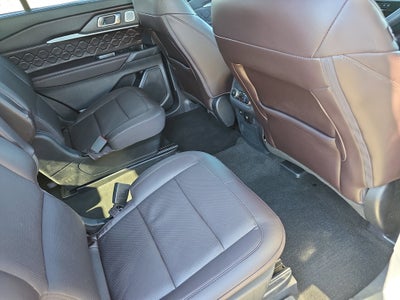 2025 Ford Explorer Platinum