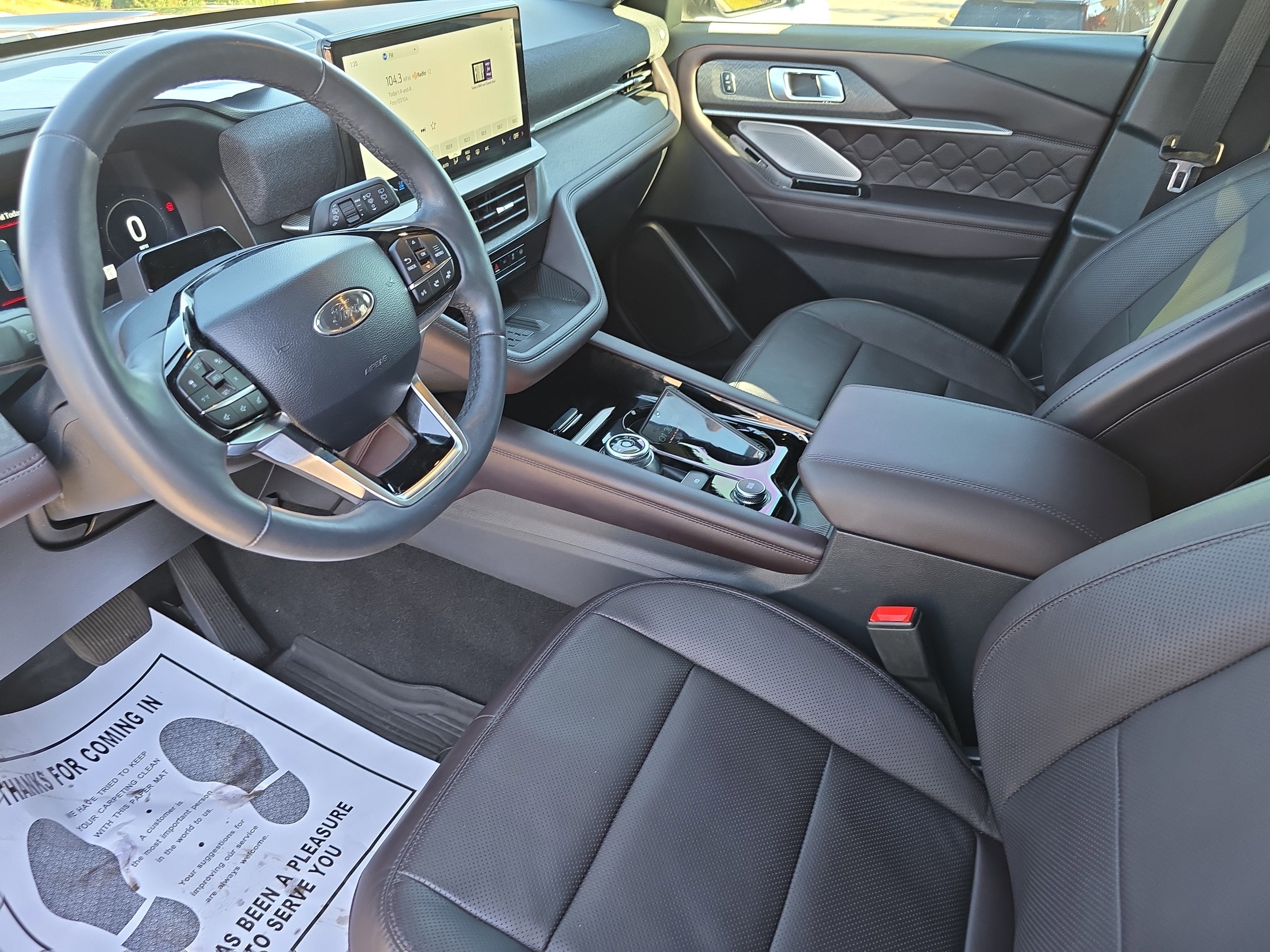 2025 Ford Explorer Platinum