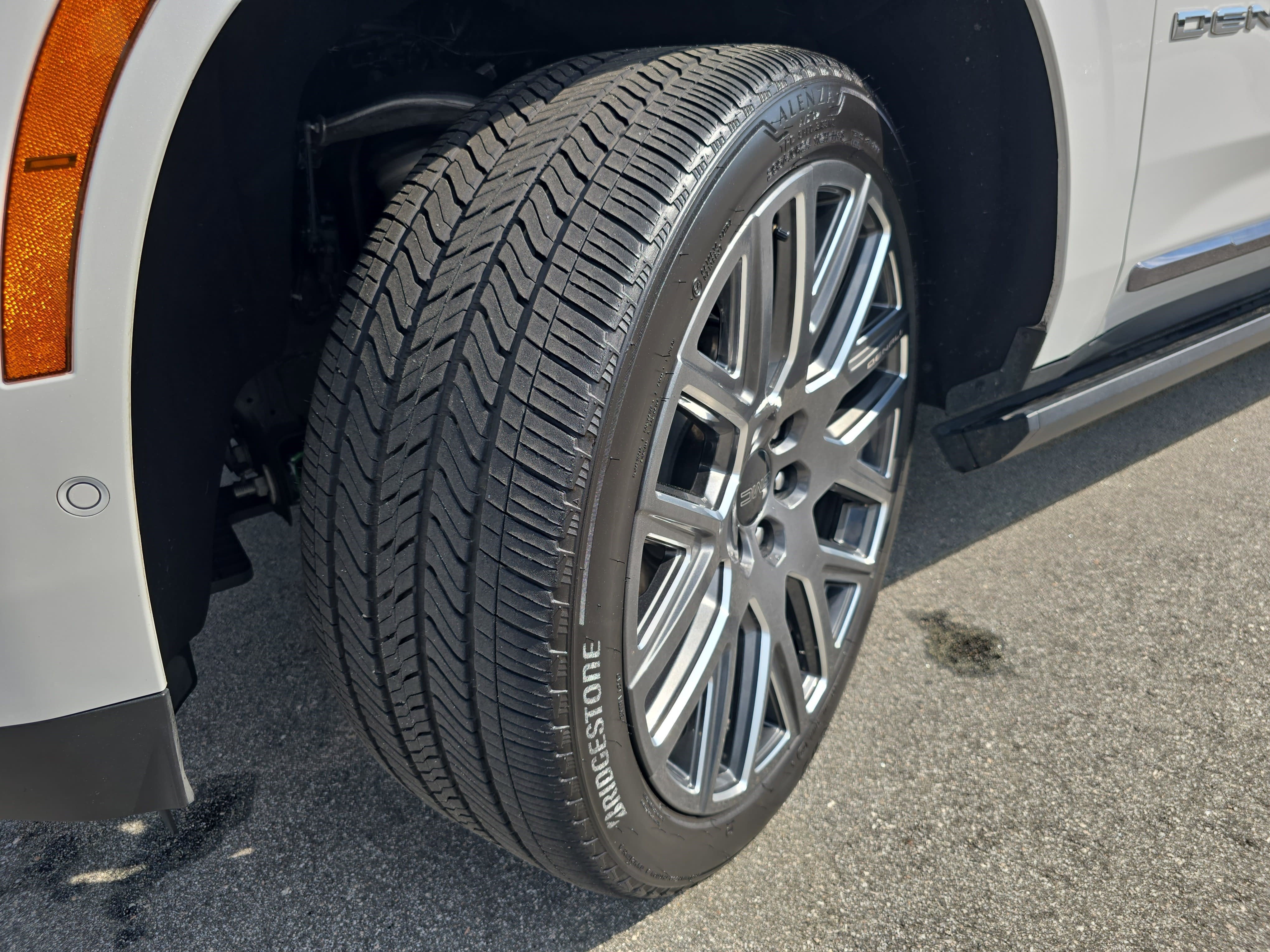 2025 GMC Yukon Denali Ultimate