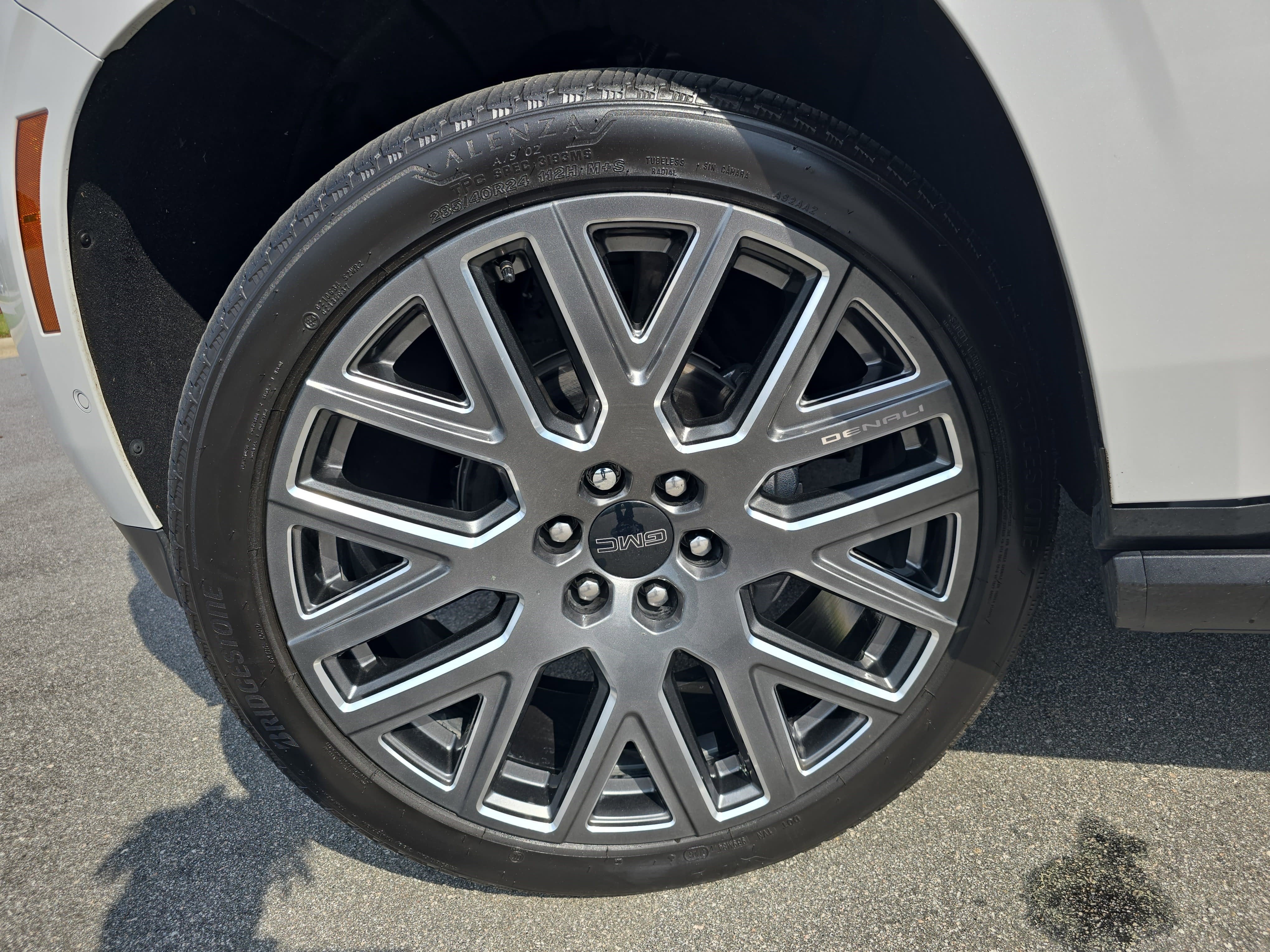 2025 GMC Yukon Denali Ultimate