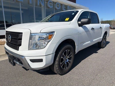 2022 Nissan Titan SV