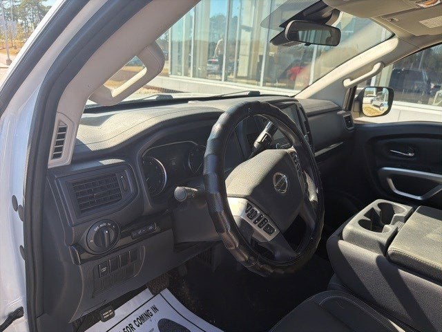 2022 Nissan Titan SV