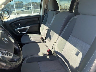 2022 Nissan Titan SV