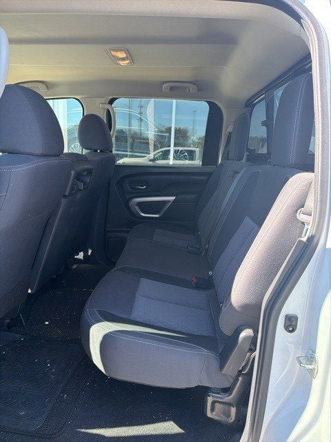 2022 Nissan Titan SV