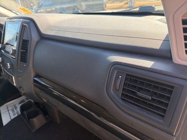 2022 Nissan Titan SV