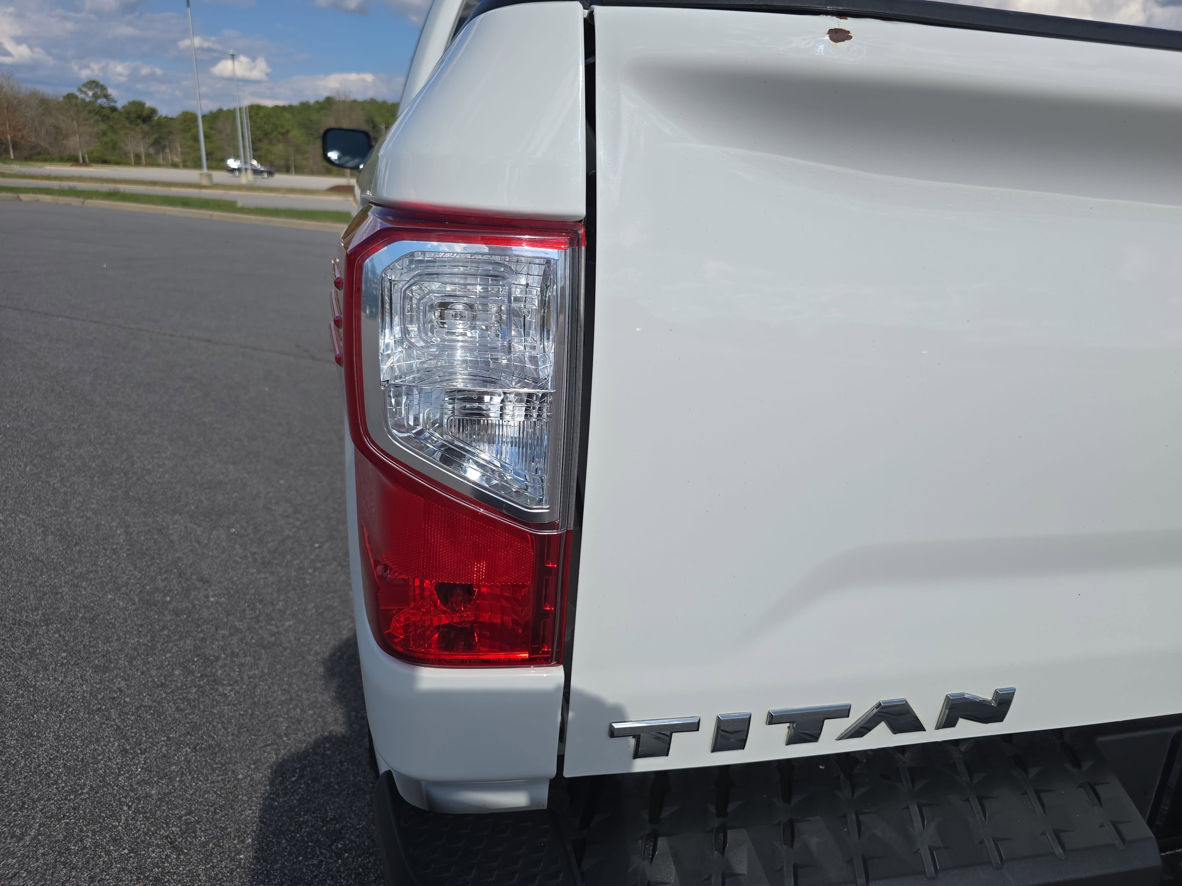 2022 Nissan Titan SV