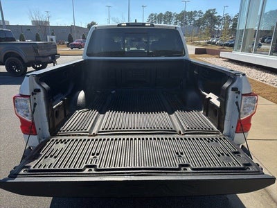 2022 Nissan Titan SV