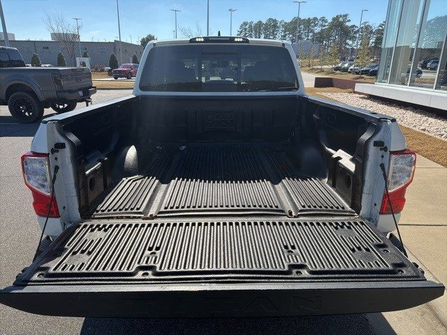 2022 Nissan Titan SV