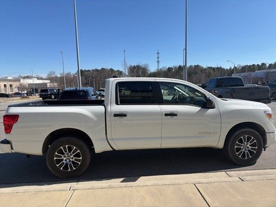 2022 Nissan Titan SV