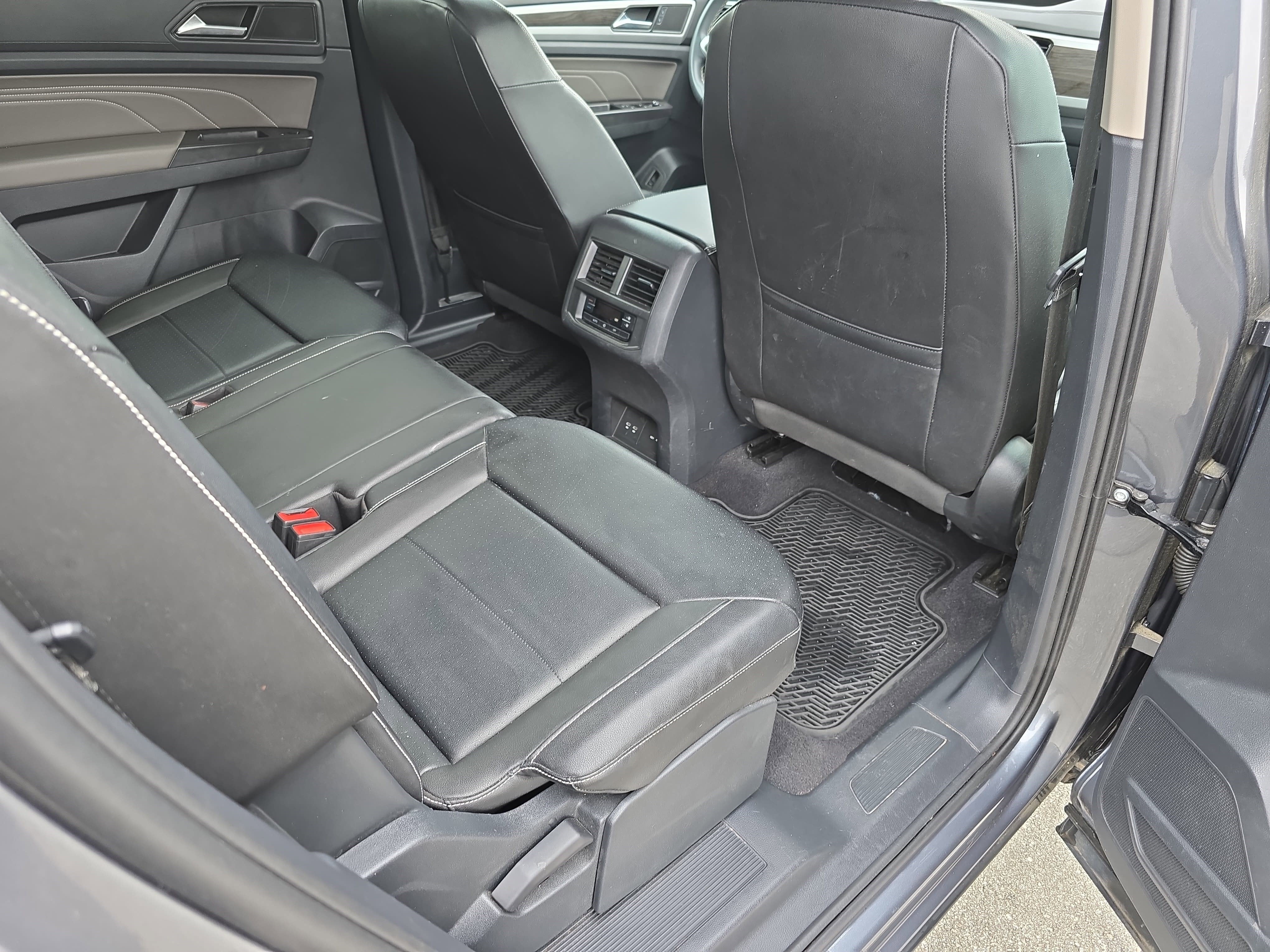 2023 Volkswagen Atlas 2.0T SE w/Technology