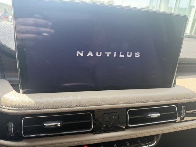 2021 Lincoln Nautilus Reserve