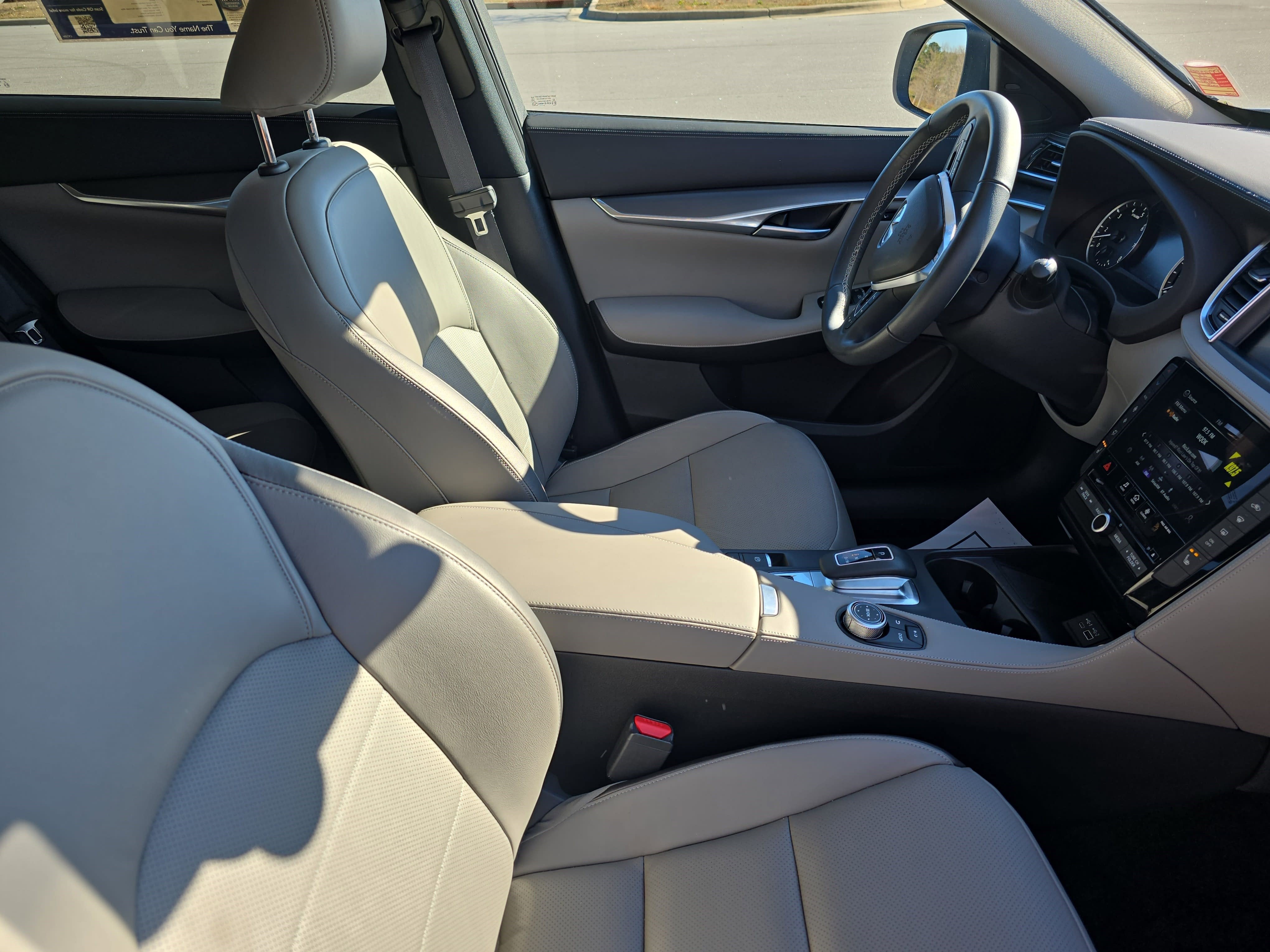 2023 INFINITI QX50 LUXE