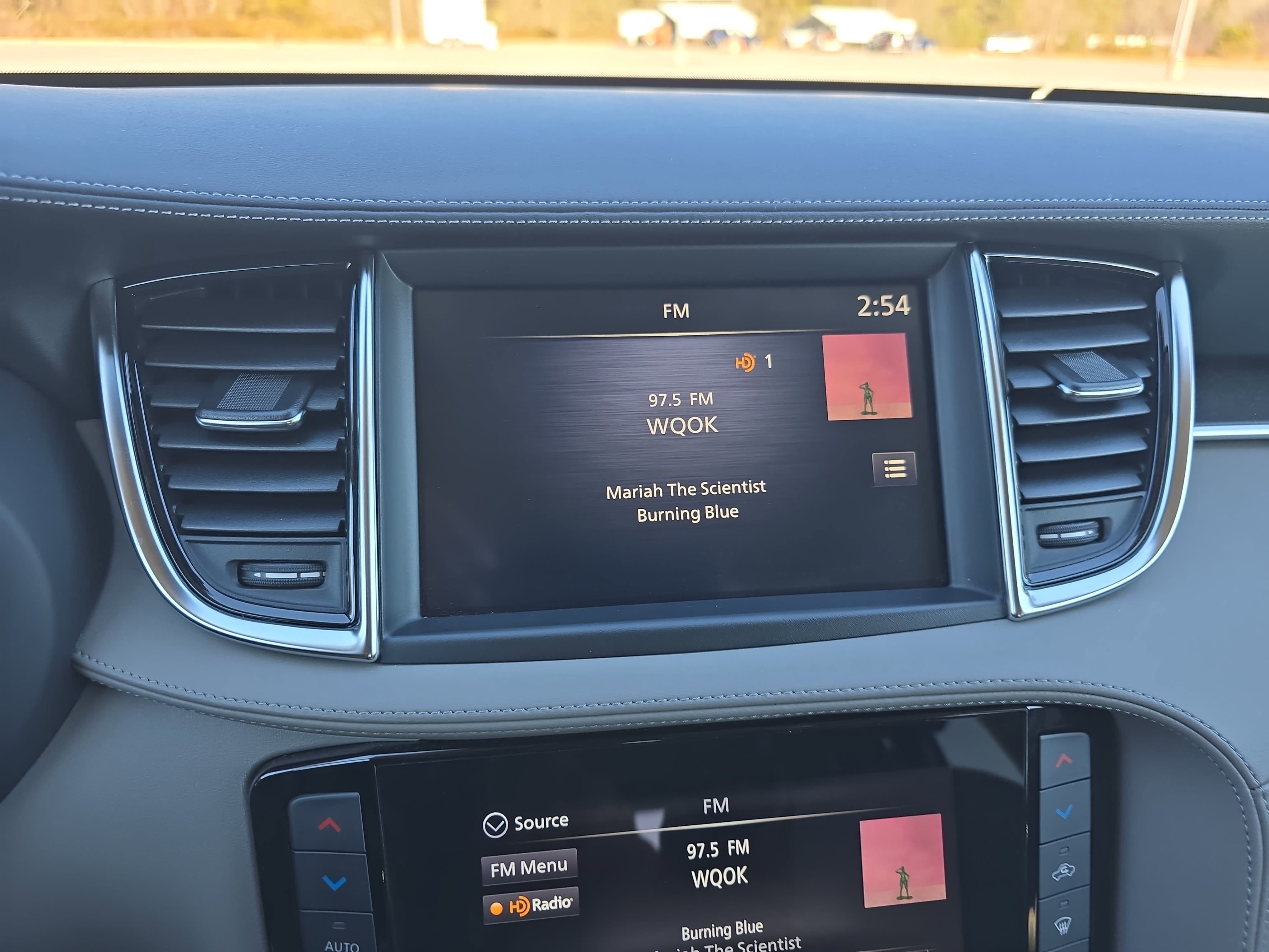 2023 INFINITI QX50 LUXE