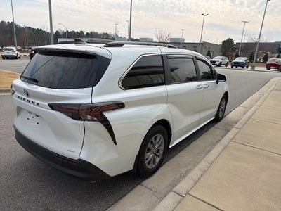 2025 Toyota Sienna XLE